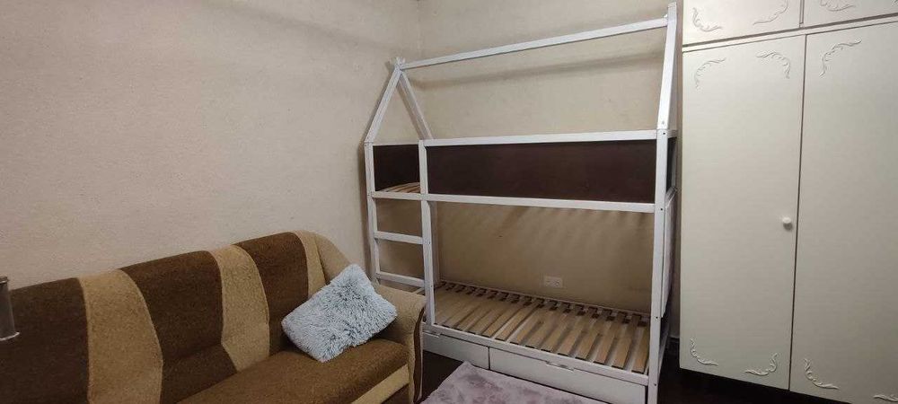 Ліжко двухярусне