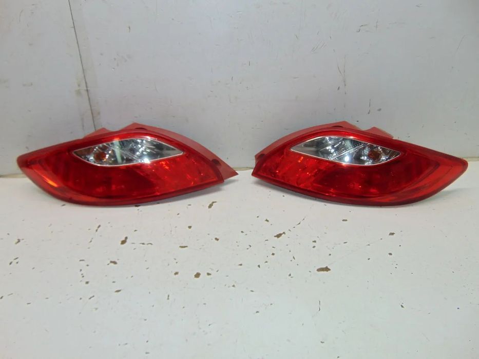 Mazda 2 farolins
