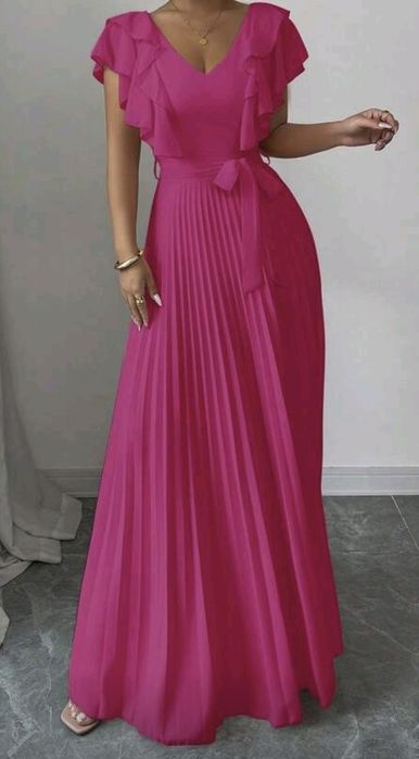 Piękna długa suknia na imprezę, karnawał, wesele