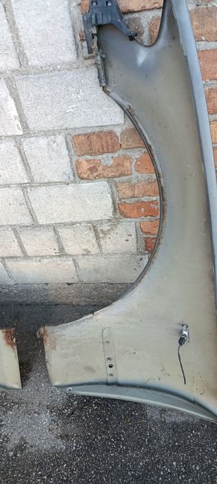 BMW E46 lift sedan kombi błotnik przód przedni prawy A08/7