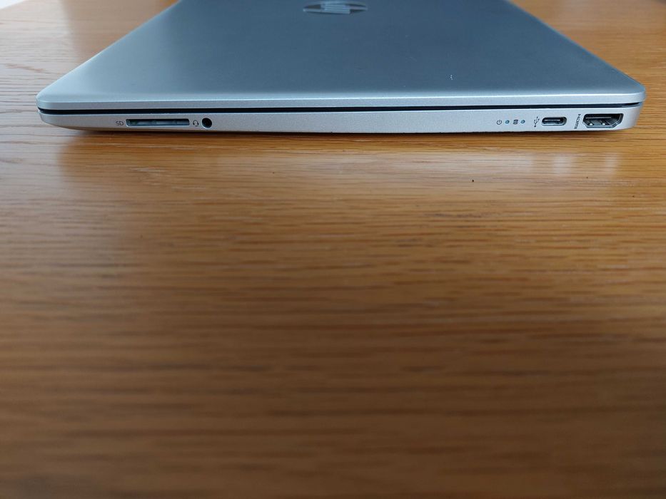 Portátil HP 15" - intel Core i5 - 1035 GI - CPU - 1.00GHz