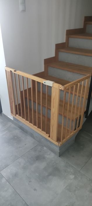 Bramka zabezpieczająca narożna drewniana