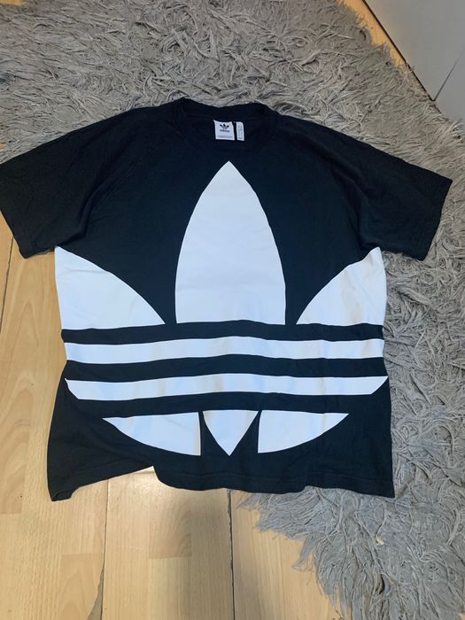 Adidas big trefoil xl black