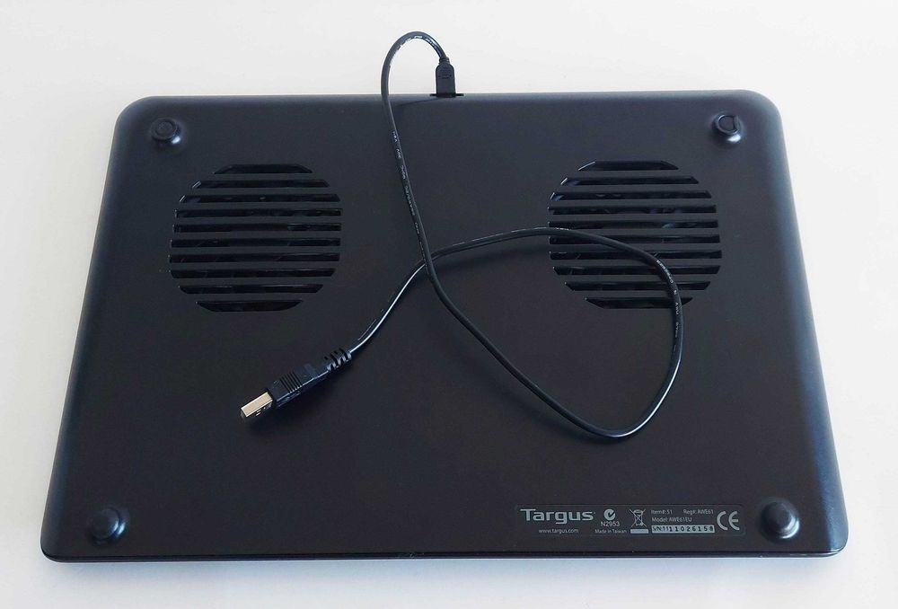 Base de ventilação dupla para portáteis até 16" Targus AWE61EU