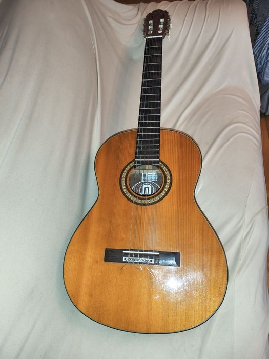 Guitarra clássica acústica