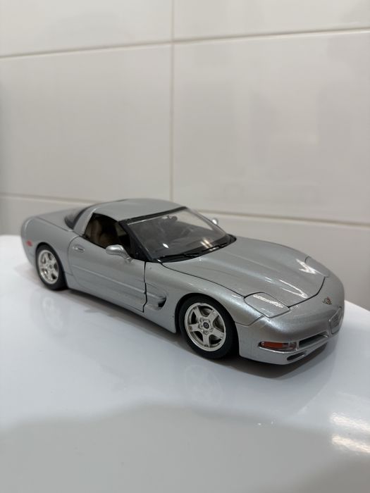 Chevrolet Corvette C5 Burago 1/18
