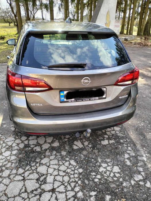 Продам Opel Astra в идеальном состоянии 2017г 1.6дизель Власкник