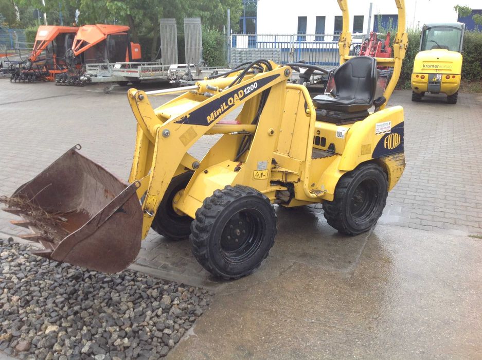 Wynajem Miniładowarka przegubowa DOSTAWA mini ładowarka Wypożyczalnia