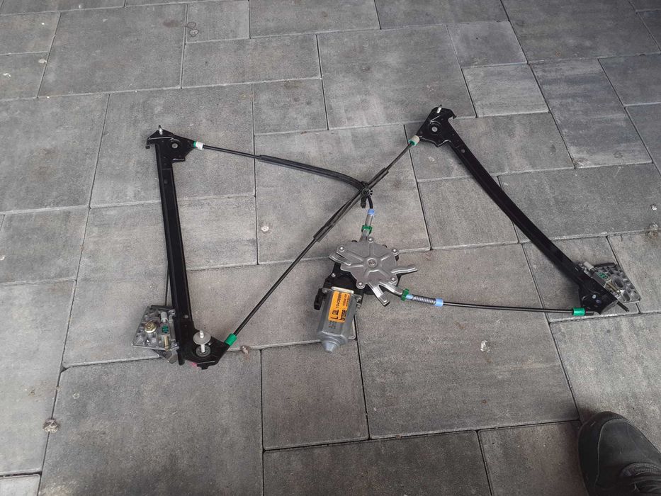 Silniczek szyby lewej Corvette C5