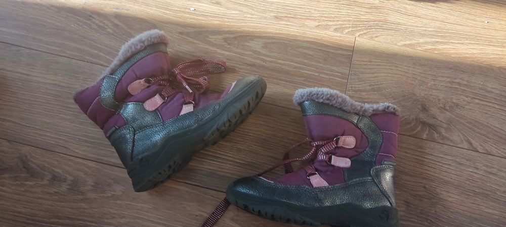 Buty kozaki dla dziewczynki stan dobry widać