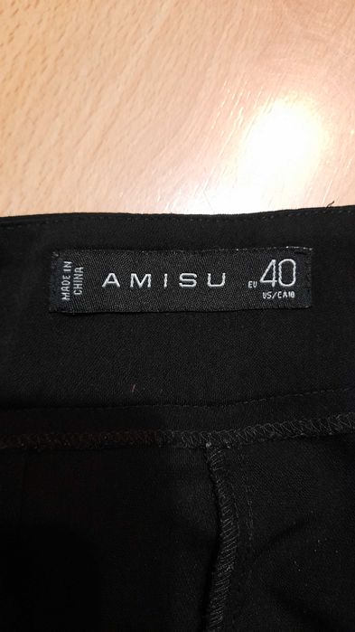 Damskie spodnie materiałowe Amisu 40