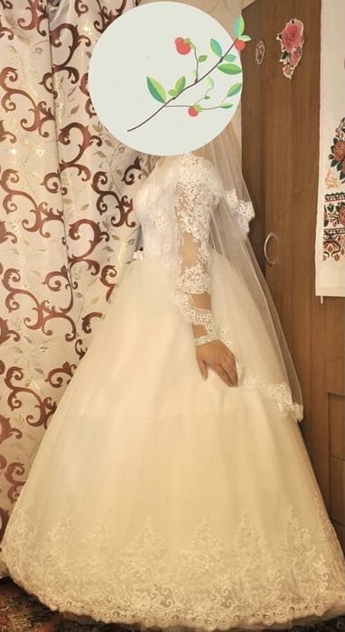 Продам весільну сукню