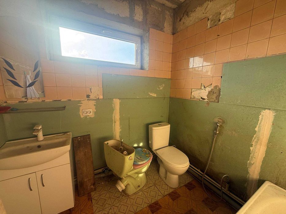 Продам 2 поверховий будинок Люботин