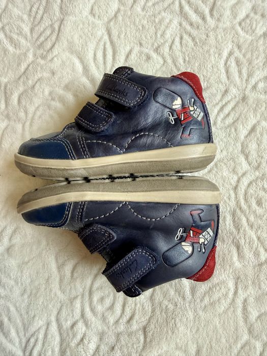 Шкіряні хайтопи, черевики, туфлі для хлопчика Clarks