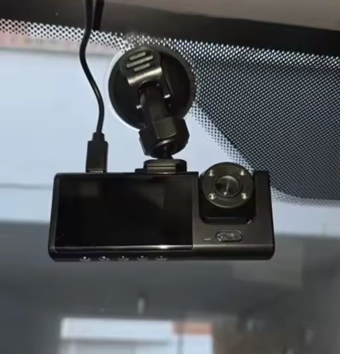 Регистратор в авто 2 камеры, дисплей