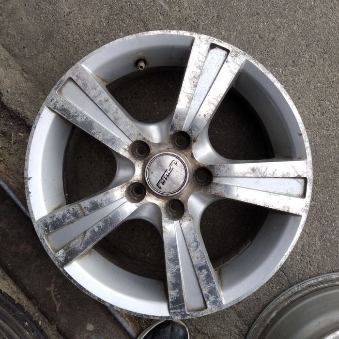 Диски з шинами на Peugeot 605
