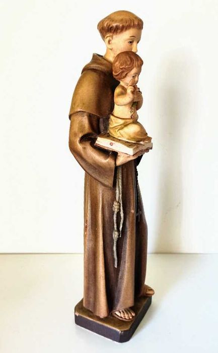 Estatueta religiosa antiga de Santo António em madeira