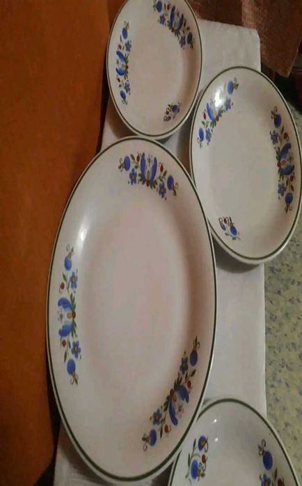 Talerzyki deserowe 7 sztuk.LUBIANA