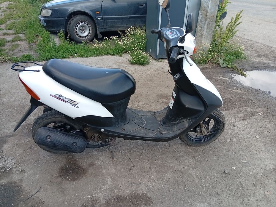 Скутер Сузукі ледс 2