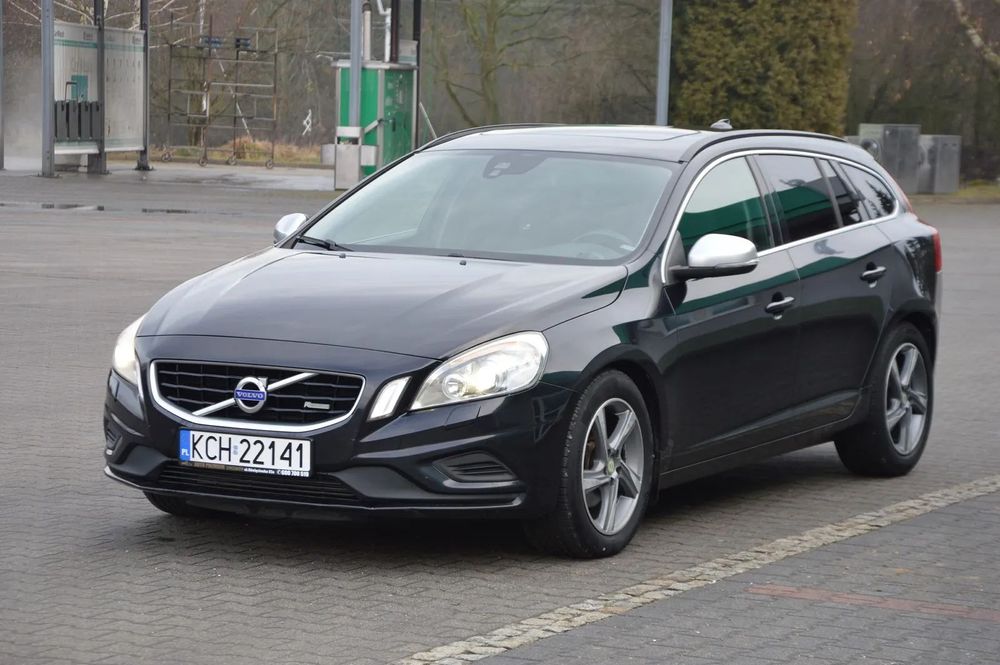 Volvo V60 R-Design / Grzane fotele / SZYBERDACH / czujniki / ZAMIANA