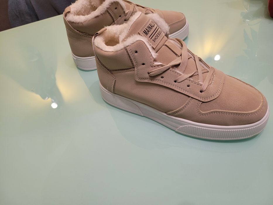 Sneakersy sportowe ocieplane nowe