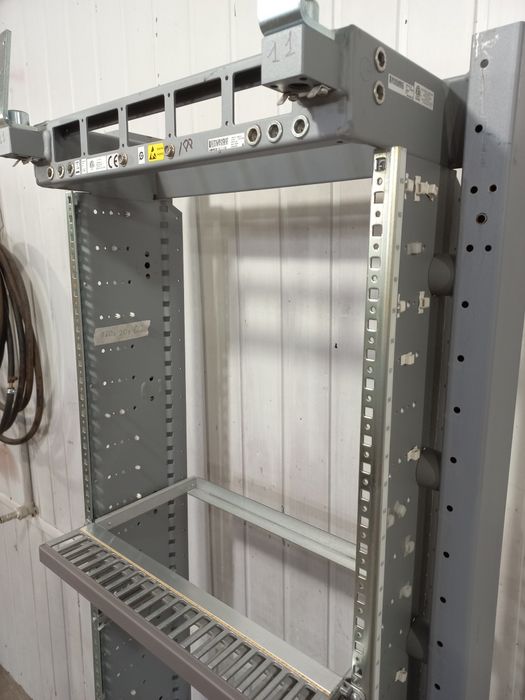 Серверная стойка EMERSON