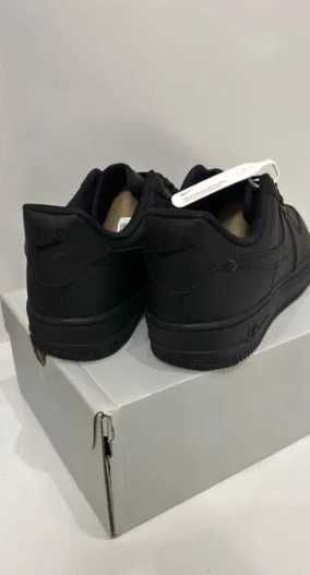Czarne Nike Air Force 1 39