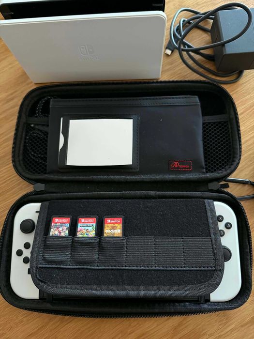 Nintendo Switch OLED White - 3 gry - stan idealny