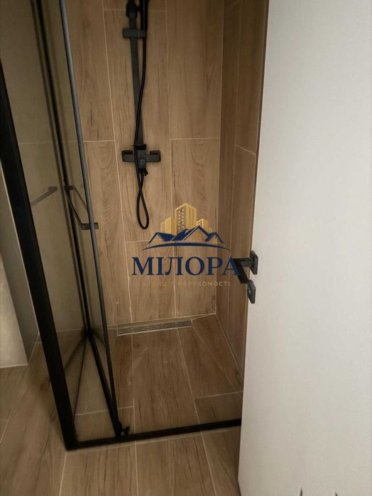 Продаж / Квартира / Вакарова, Поляна