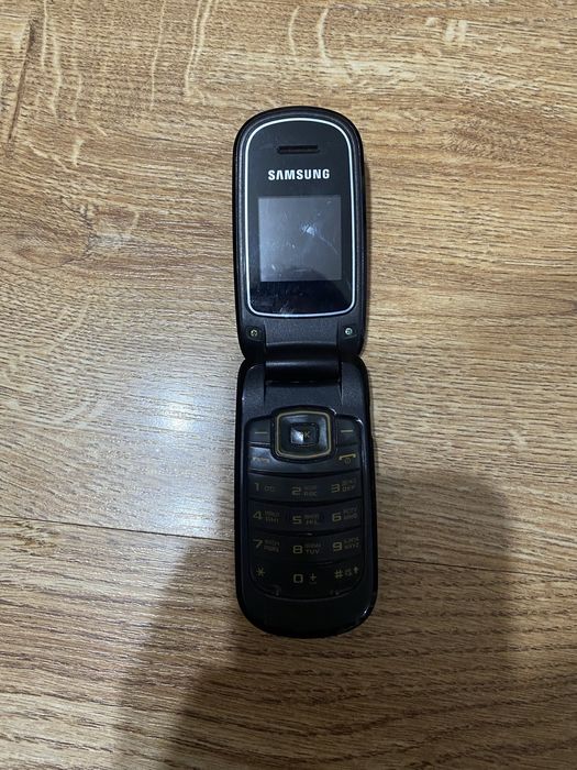 Мобільний телефон жабка Samsung GT E1150