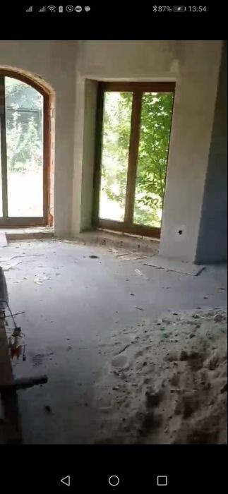 Продається добротній будинок недалеко від міста