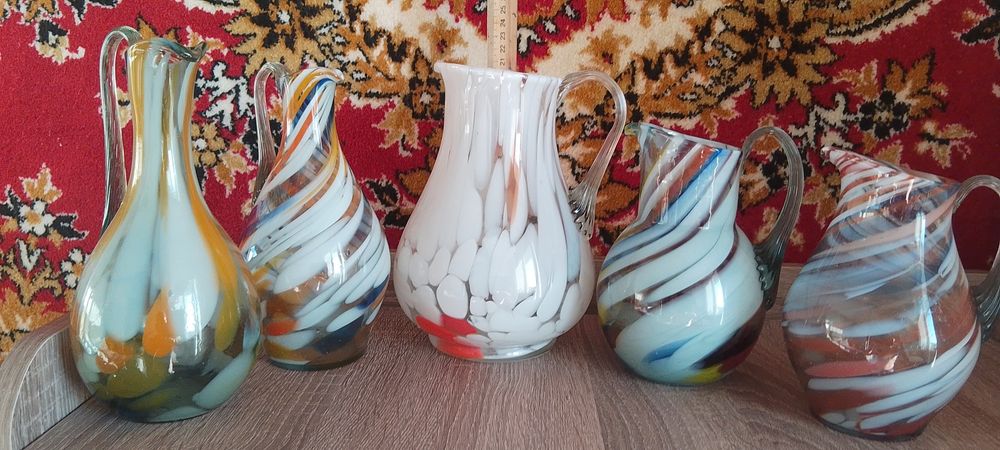 Продам  фигурки, Киндеры пчелки, миньены.