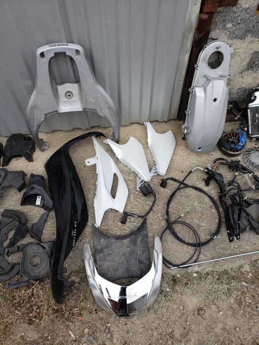 Продам двигун розборка запчастини скутер HONDA Sh 125сс 150і 300і