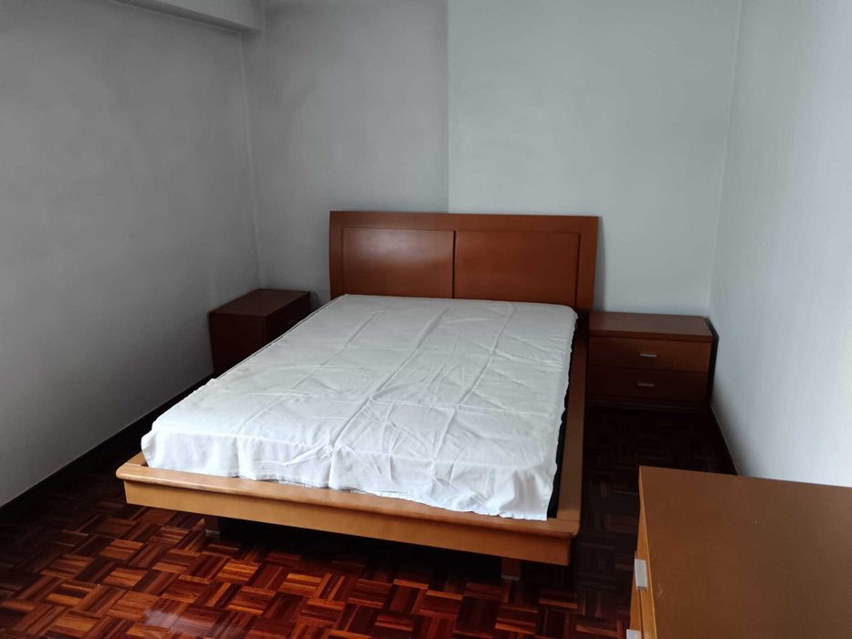 Aluga-se quarto na Damaia