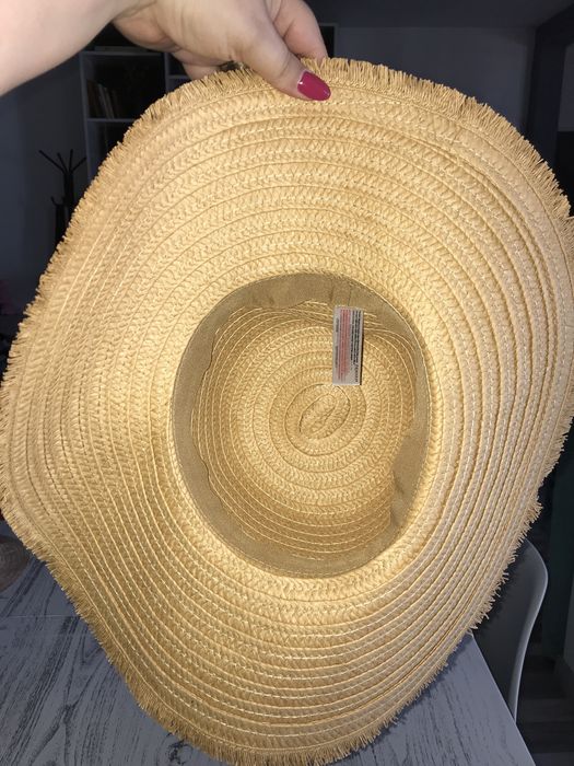 chapéu e mala de praia