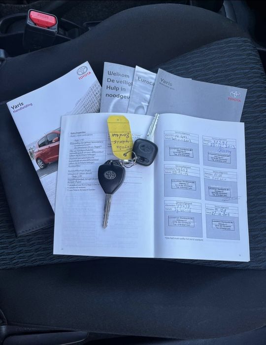 Toyota Yaris 1.0 VVT-i 2012 • Muito Económico • Excelente Estado