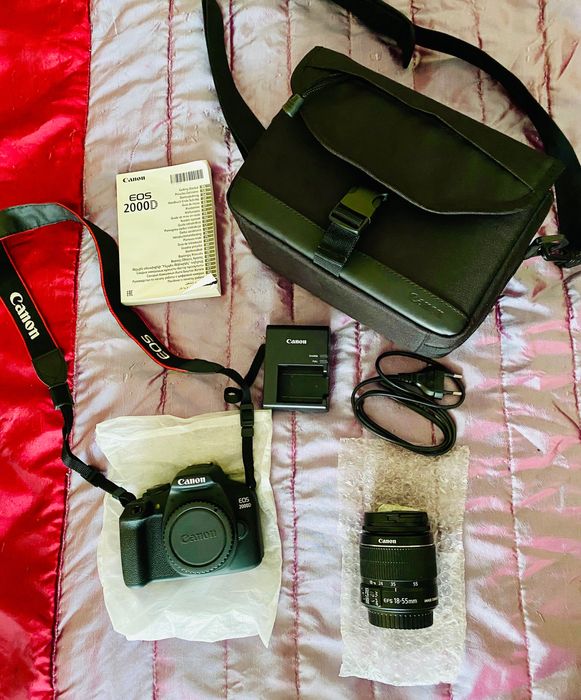 Kit Máquina Fotográfica Canon EOS 2000D + 18-55 mm f/3.5-5.6 Dc (NOVA)