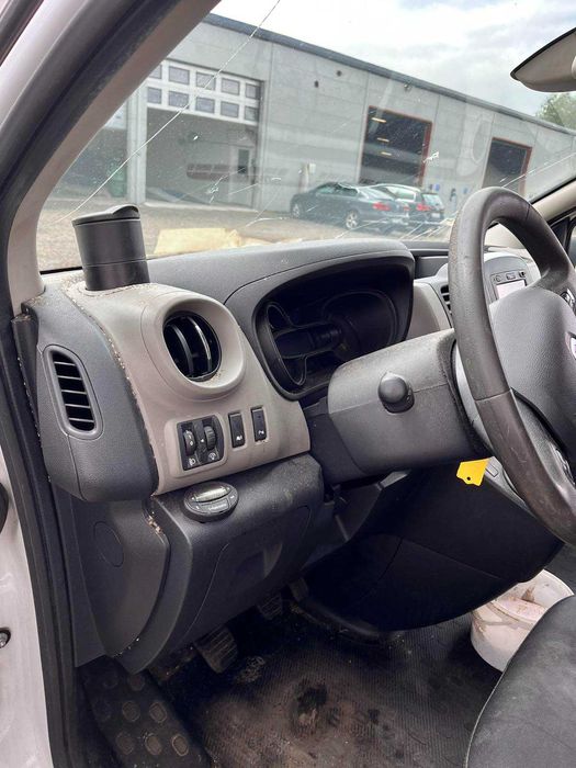 Торпедо  RENAULT TRAFIC 3 14- РЕНО ТРАФІК Opel Vivaro Nissan NV300
