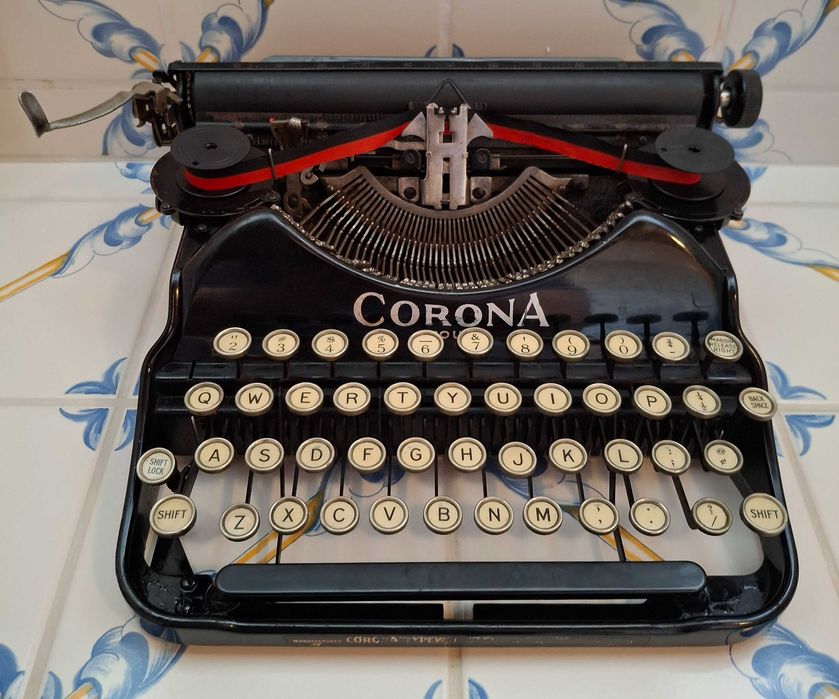 máquina de escrever antiga