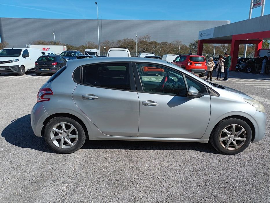 C A RR O em muito bom estado