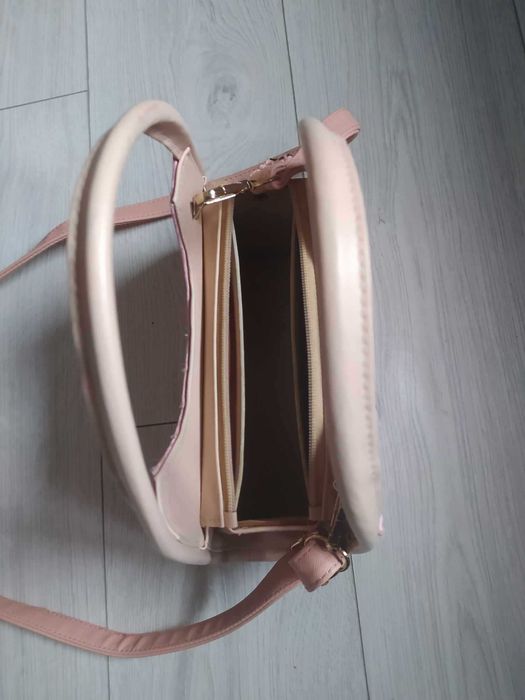 luksusowa torebka  guess kuferek glamour