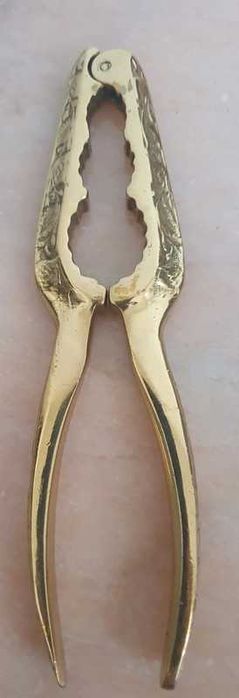 Antique-style nutcracker imitation.64737755810563123