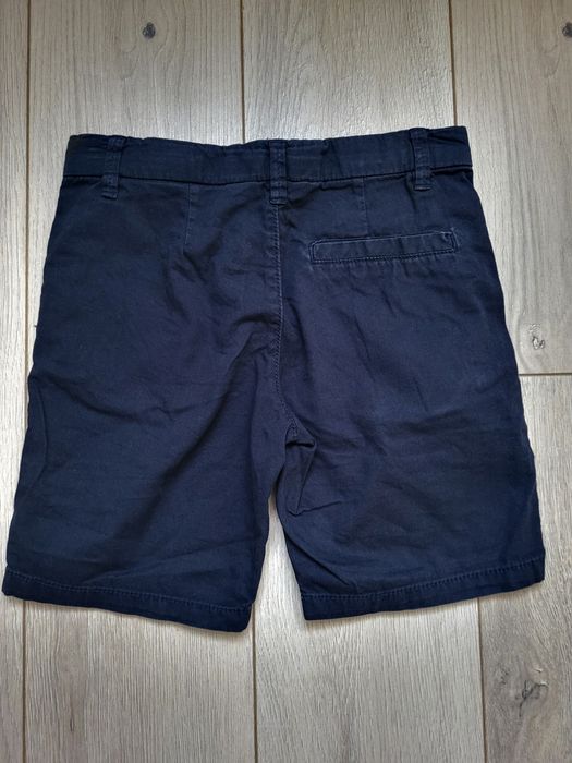 Krótkie spodenki HM rozmiar 116