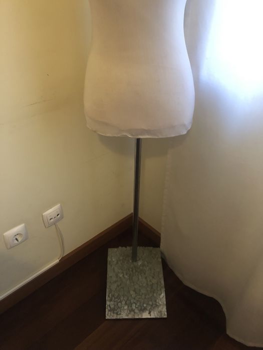 Manequim de costura feminino