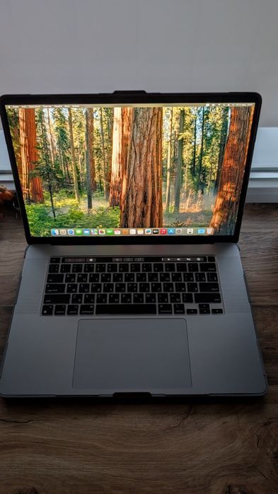 Ноутбук MacBook Pro 2019 i9 32гб