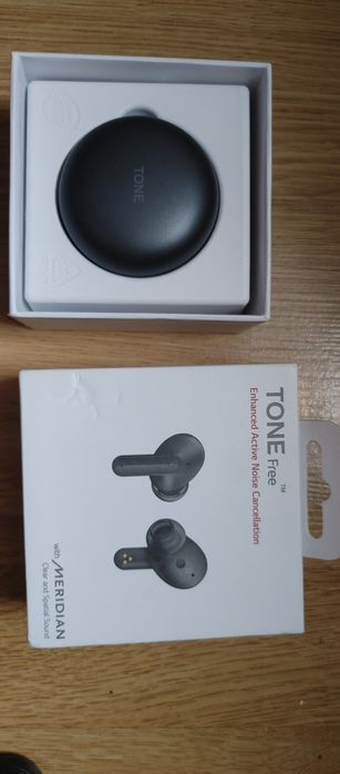 LG tone Free FP5