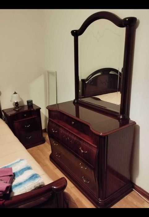 "Quarto  Clássico", tom cerejeira, sem roupeiro