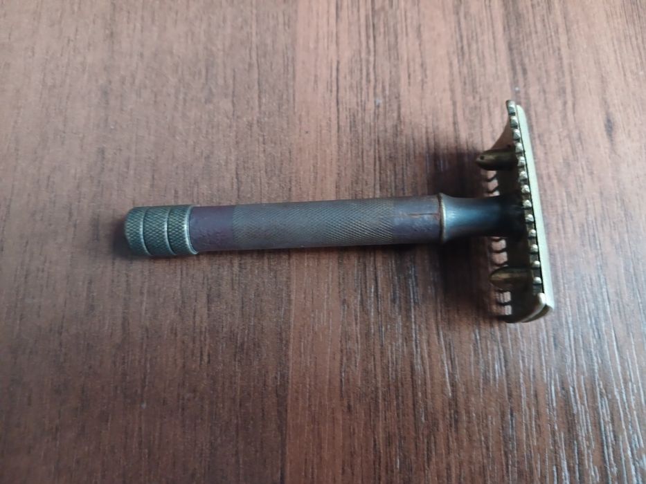 Бритвеный  станок  GILLETTE