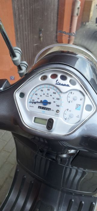 Piaggio Vespa GT 200 L