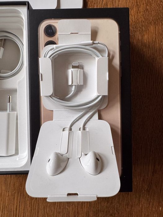 iPhone 11 Pro Max 256GB w kolorze złotym, bateria 85%